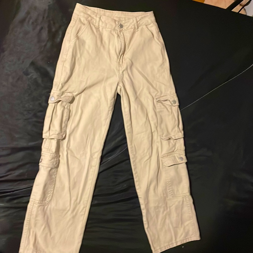 XS cream tan cargo Jean pants from SHEIN petite